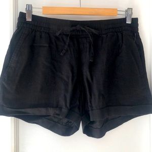 Black linen Old Navy shorts